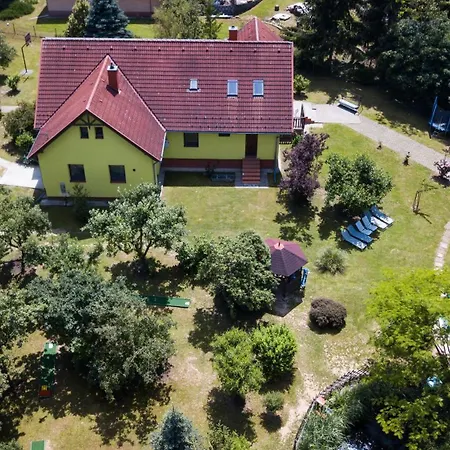 Mihály Kulcsos Vendeghaz * Őriszentpéter